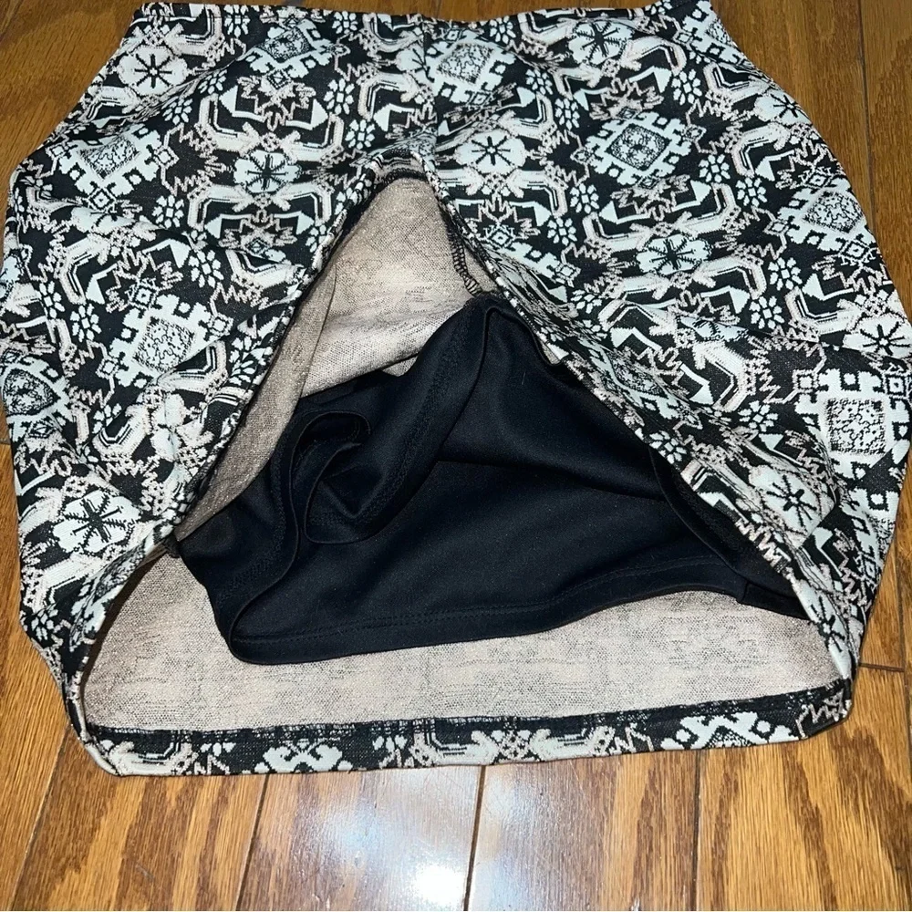 Xhilaration Rose Gold Black Holiday Elegant Mini Skirt Size Small
